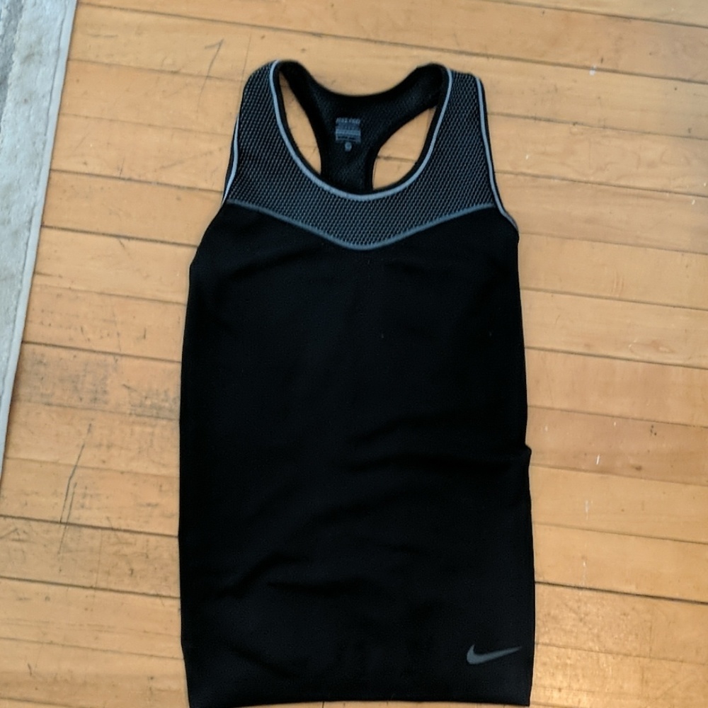 Black Nike pro active workout tank